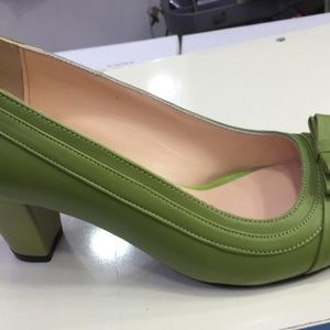 Meet your Posher, Amina